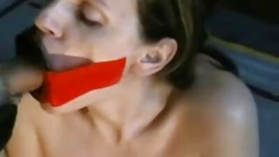 Một cô gái tóc vàng đang làm cho âm hộ của cô ấy kéo dài đến sex nu sinh nhat ban giới hạn của nó trong video này